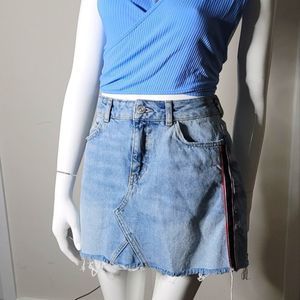 NWOT Small Blue Denim Zara basic mini skirt Z1975